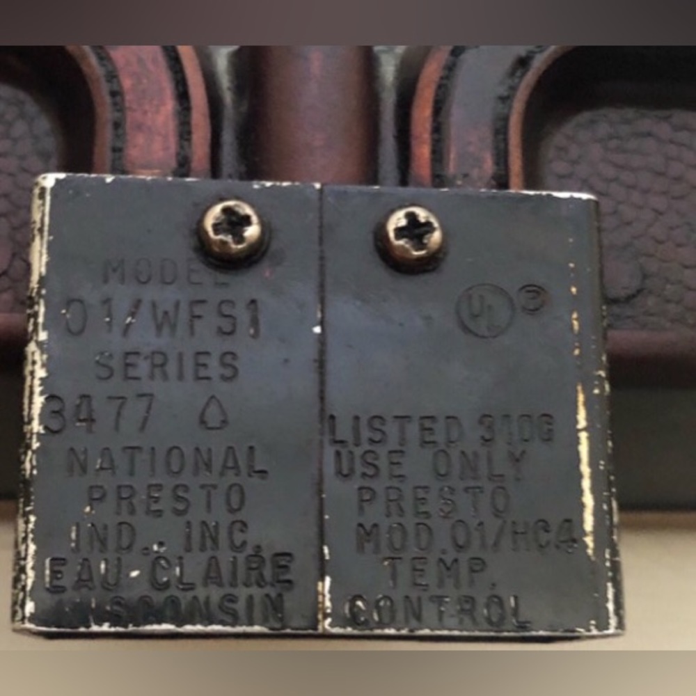 Vintage Presto Wee Fry Electric Skillet - Picture 5 of 7